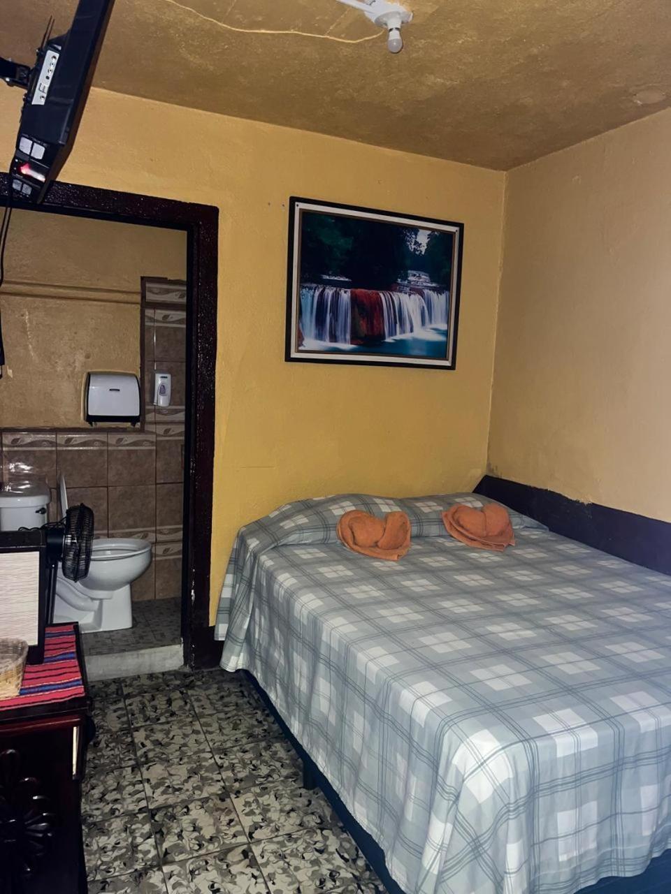Hotel Alma Maya Antigua Eksteriør billede