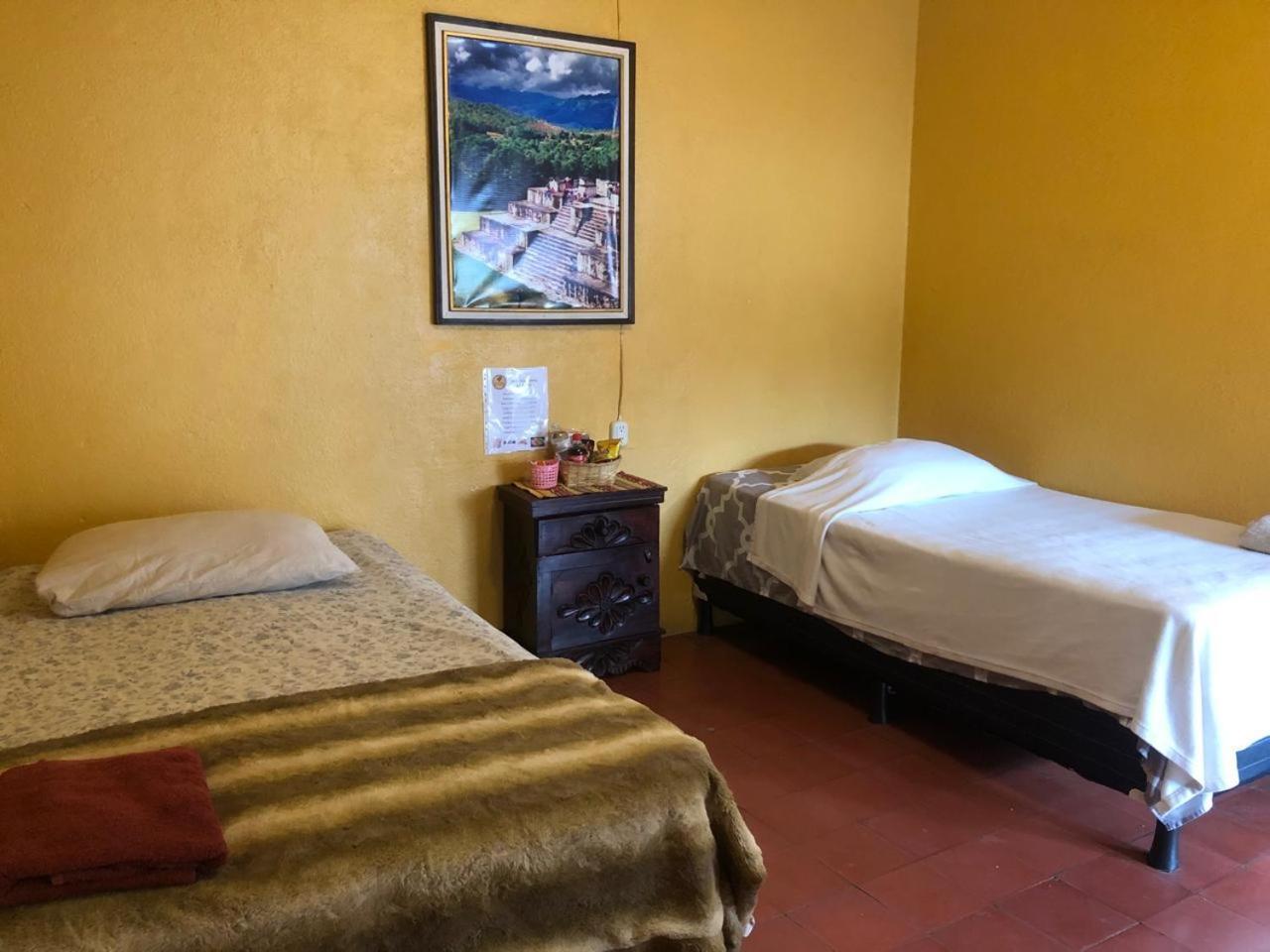 Hotel Alma Maya Antigua Eksteriør billede